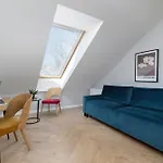 Duzy W Centrum Krakowa Z 4 Sypialniami Balkonem I Parkingiem By Renters *