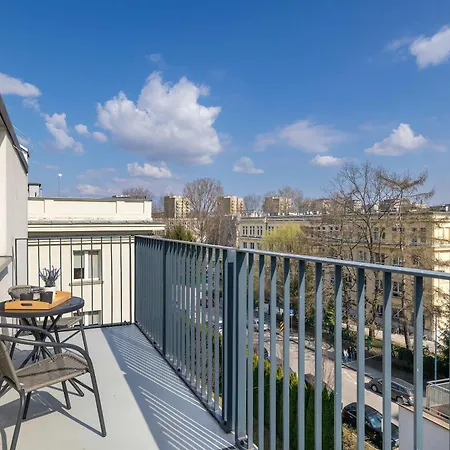 Apartament Duży W Centrum Krakowa Z 4 Sypialniami Balkonem I Parkingiem By Renters