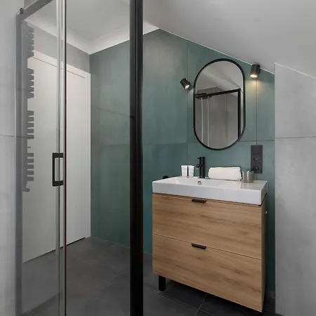 Duży W Centrum Krakowa Z 4 Sypialniami Balkonem I Parkingiem By Renters Apartament *