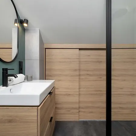 Apartament Duży W Centrum Krakowa Z 4 Sypialniami Balkonem I Parkingiem By Renters *