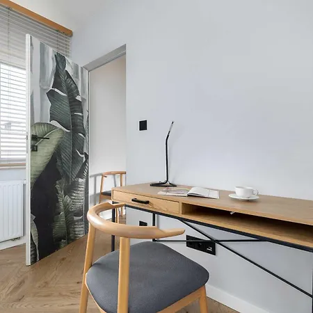 Duży W Centrum Krakowa Z 4 Sypialniami Balkonem I Parkingiem By Renters Apartament *