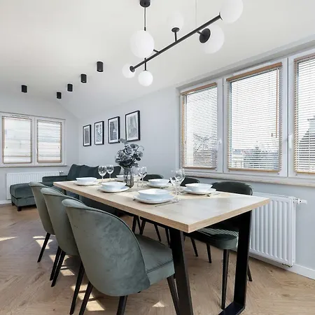 Duzy W Centrum Krakowa Z 4 Sypialniami Balkonem I Parkingiem By Renters Appartamento Cracovia